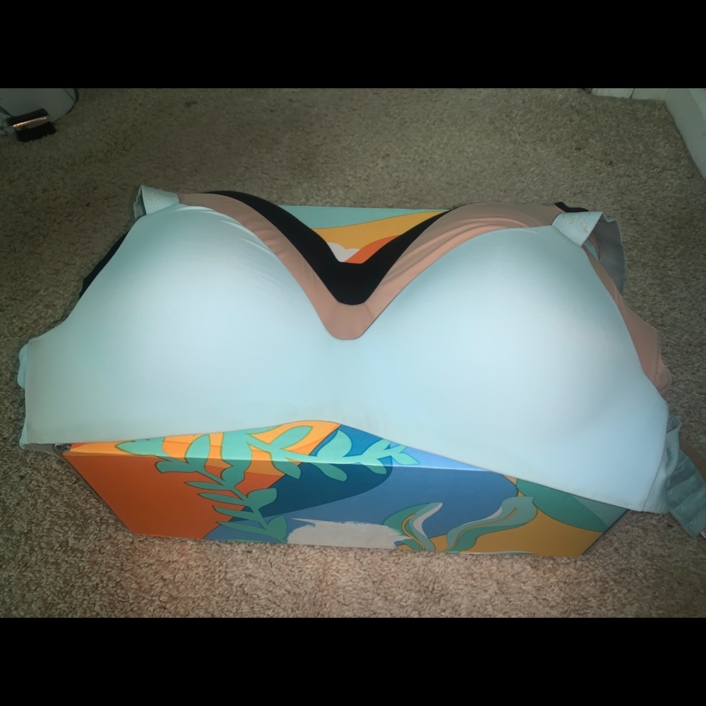 Set of wireless Victoria Secret bras